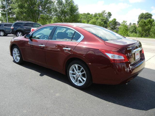 Nissan Maxima 2010 photo 2