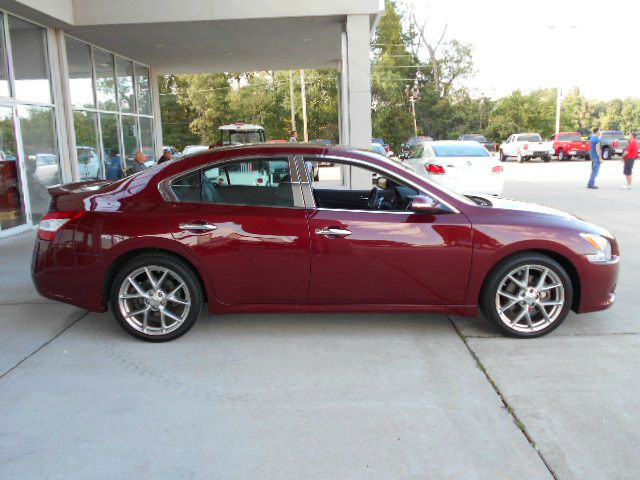 Nissan Maxima 2010 photo 1