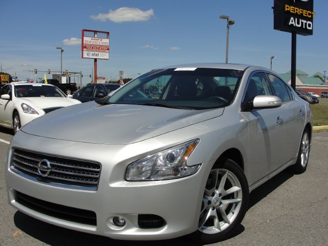 Nissan Maxima 2010 photo 1