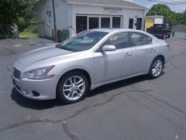 Nissan Maxima 4.6L Eddie Bauer Sedan