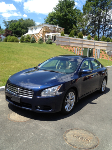 Nissan Maxima 2010 photo 1