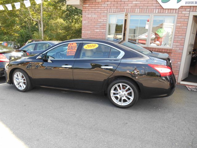 Nissan Maxima 2010 photo 2