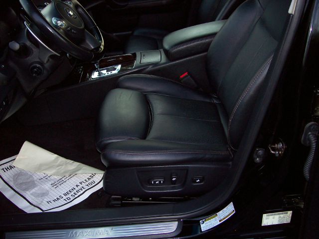 Nissan Maxima 2010 photo 1