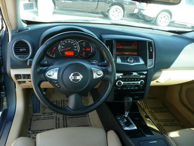 Nissan Maxima 2010 photo 5