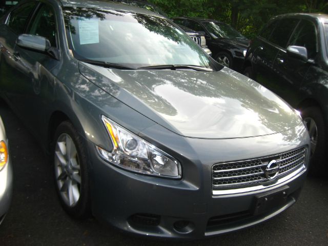 Nissan Maxima XR Sedan