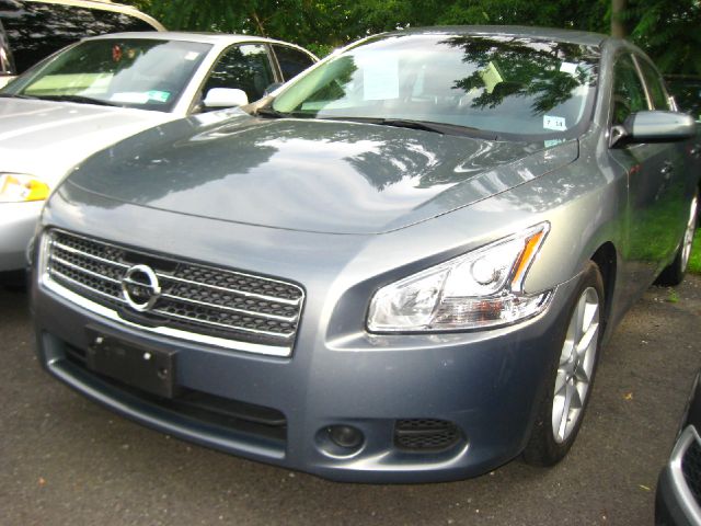 Nissan Maxima 2010 photo 1