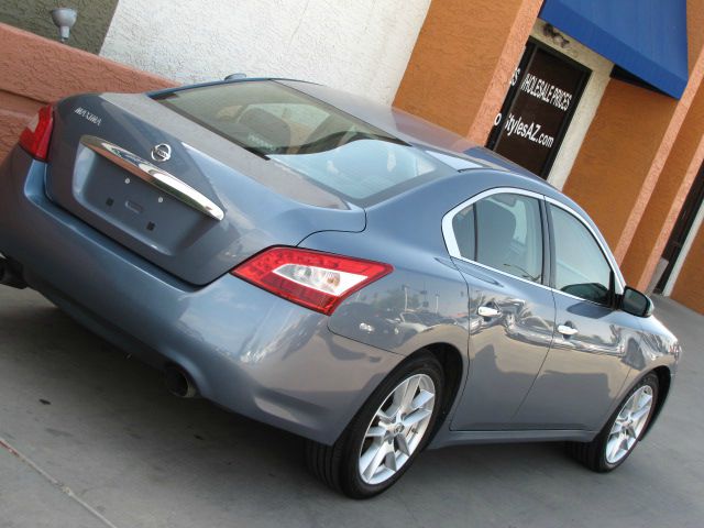 Nissan Maxima 2010 photo 1