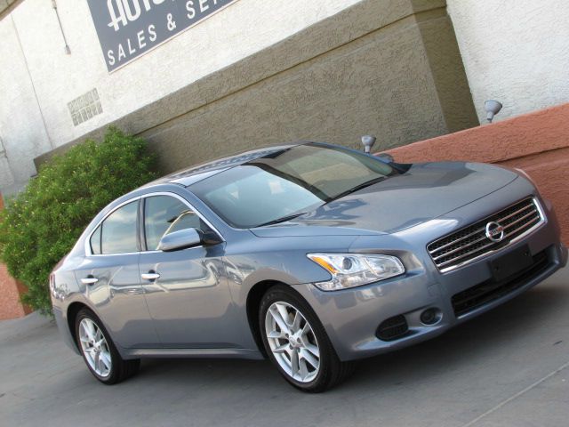 Nissan Maxima 2010 photo 2