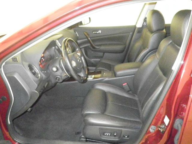 Nissan Maxima 2010 photo 1