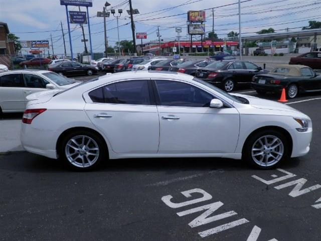 Nissan Maxima 2010 photo 16