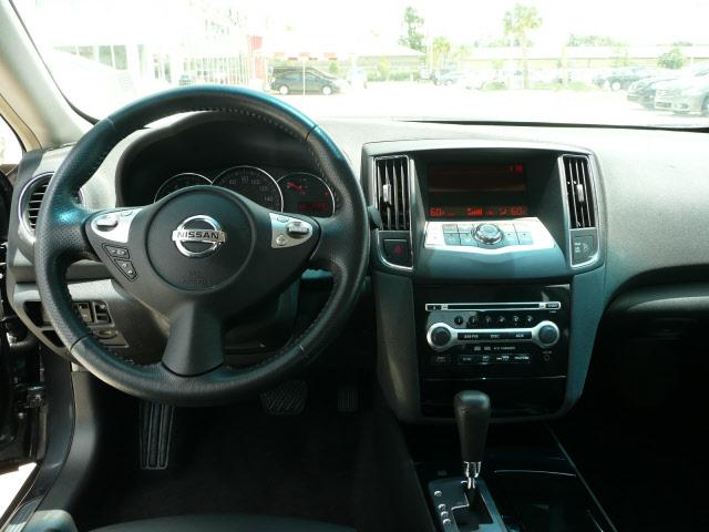 Nissan Maxima 2010 photo 5