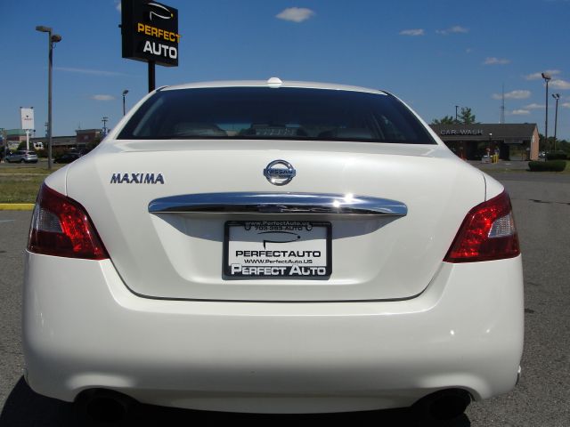 Nissan Maxima 4.6L Eddie Bauer Sedan