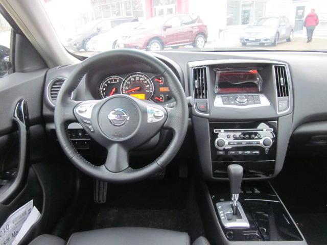 Nissan Maxima 2011 photo 5