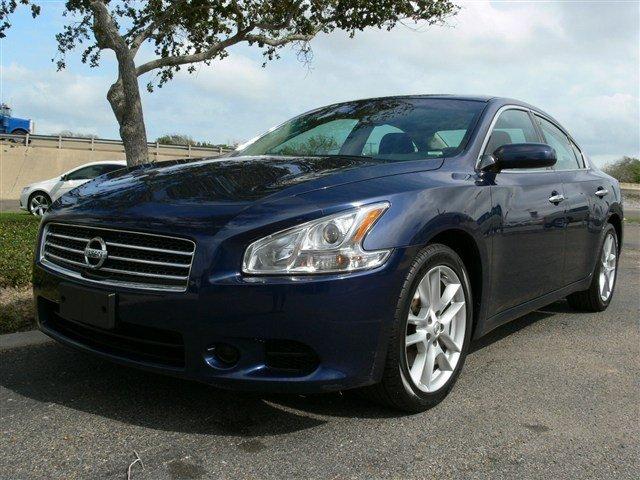 Nissan Maxima 2011 photo 1