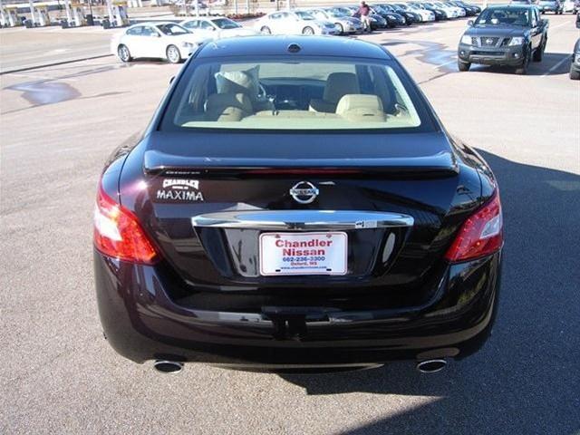 Nissan Maxima 2011 photo 2