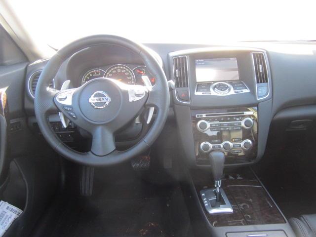 Nissan Maxima 2011 photo 5