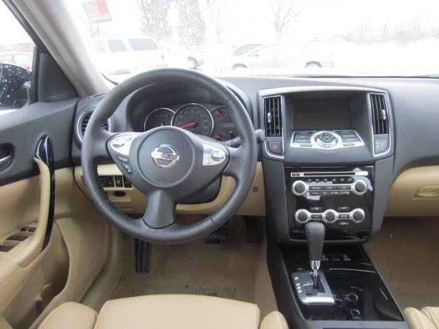 Nissan Maxima 2011 photo 3