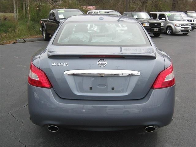 Nissan Maxima 2011 photo 1