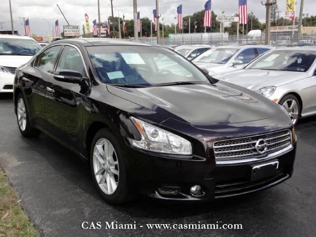 Nissan Maxima 2011 photo 1