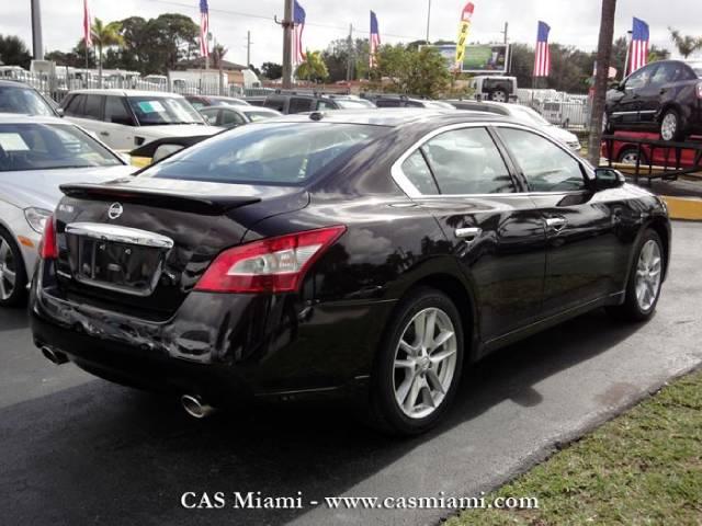 Nissan Maxima 2011 photo 2