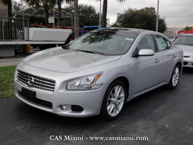 Nissan Maxima 2011 photo 0