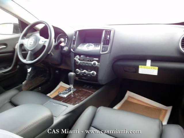 Nissan Maxima 2011 photo 4