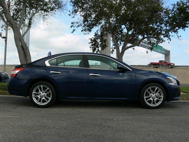 Nissan Maxima 2011 photo 3