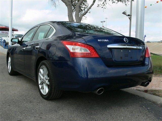 Nissan Maxima 2011 photo 5