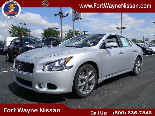 Nissan Maxima Regular Cab 4-wheel Drive Work Truck Sedan