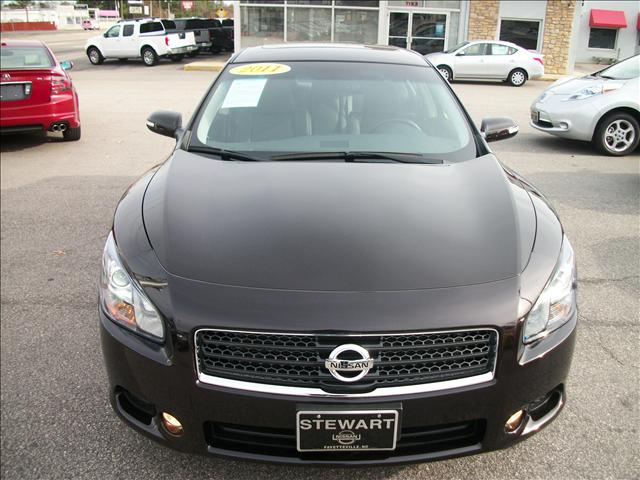 Nissan Maxima Regular Cab 4-wheel Drive Work Truck Sedan