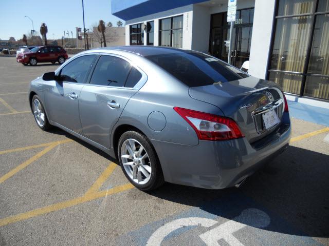 Nissan Maxima 2011 photo 5