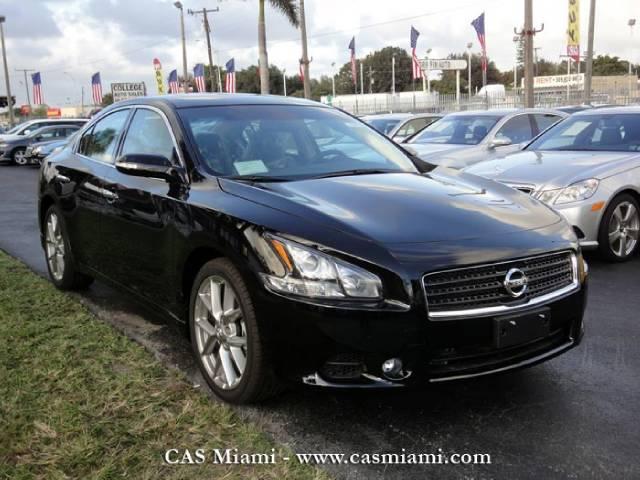 Nissan Maxima 2011 photo 1