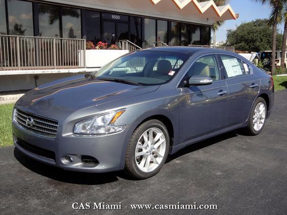 Nissan Maxima 2011 photo 0