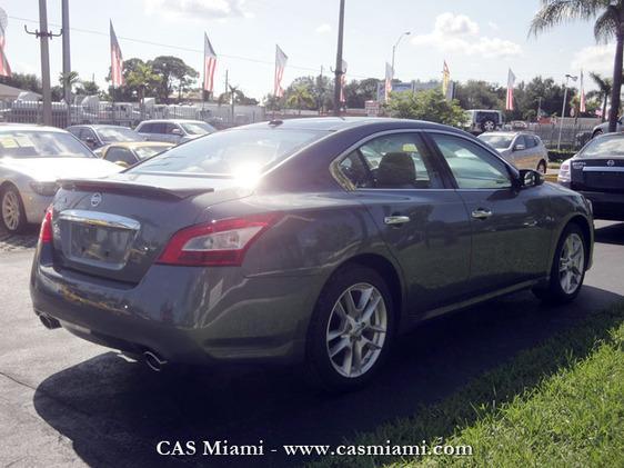 Nissan Maxima 2011 photo 2