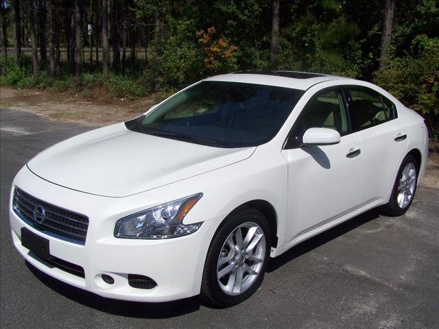 Nissan Maxima 2011 photo 2