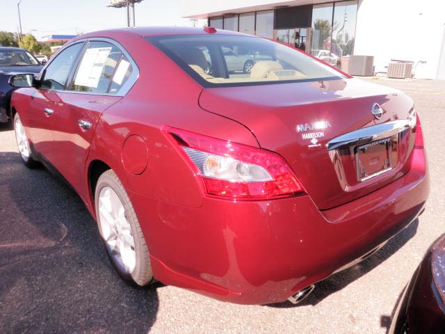 Nissan Maxima 2011 photo 1