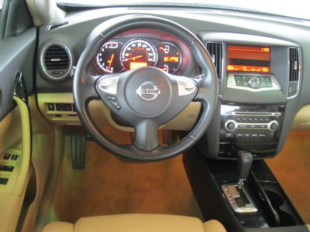 Nissan Maxima 2011 photo 4