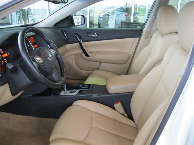 Nissan Maxima 2011 photo 5