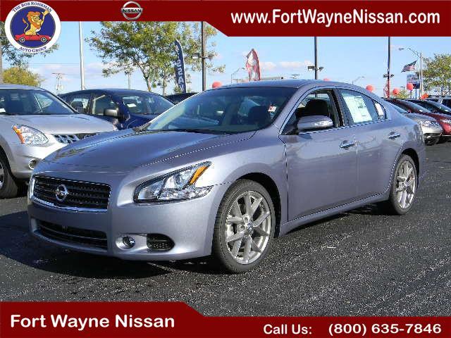 Nissan Maxima Regular Cab 4-wheel Drive Work Truck Sedan