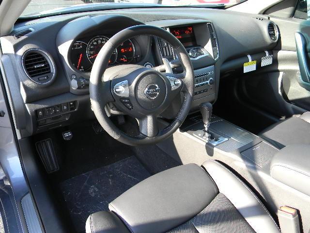 Nissan Maxima 2011 photo 2