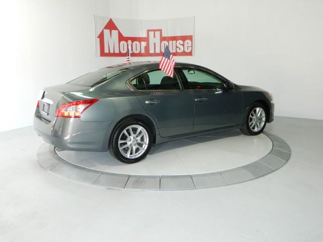 Nissan Maxima 2011 photo 2