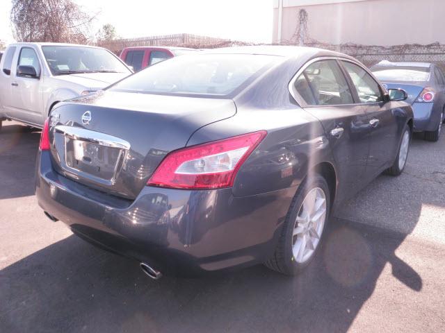 Nissan Maxima 2011 photo 2