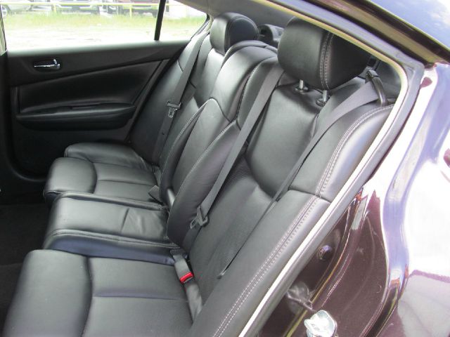 Nissan Maxima 2011 photo 1