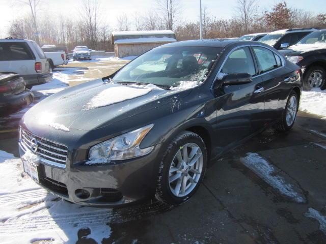 Nissan Maxima E320 4matic AWD Sedan Sedan