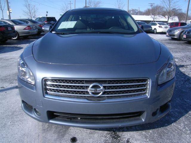 Nissan Maxima 2011 photo 1