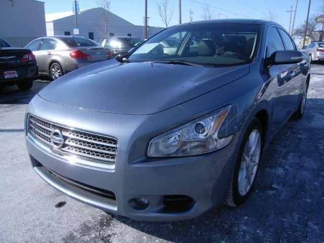 Nissan Maxima 2011 photo 2