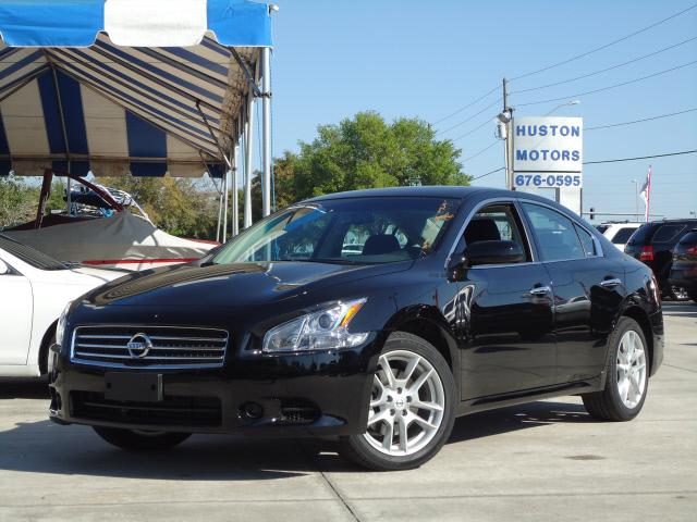 Nissan Maxima Supercab 139 XLT 4WD Sedan