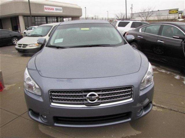 Nissan Maxima 2011 photo 1