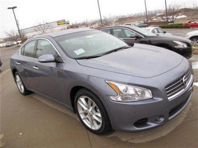 Nissan Maxima 2011 photo 2