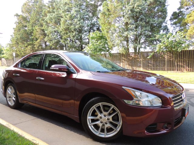 Nissan Maxima 2011 photo 1